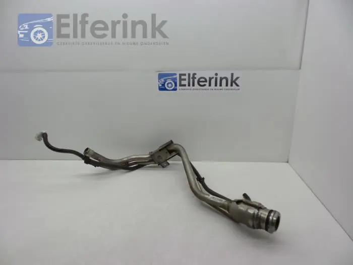 Fuel tank filler pipe Volvo V40