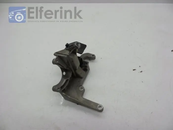 Engine mount Volvo V40