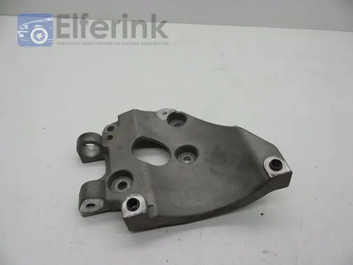 Engine mount Volvo V40