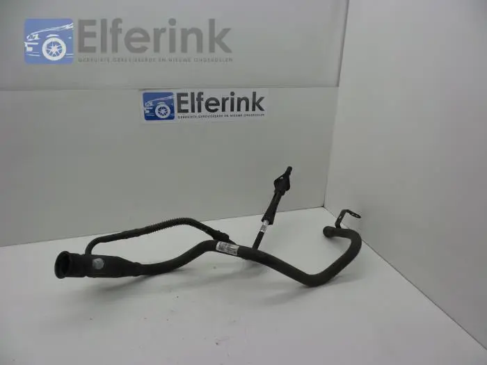 Fuel tank filler pipe Opel Adam