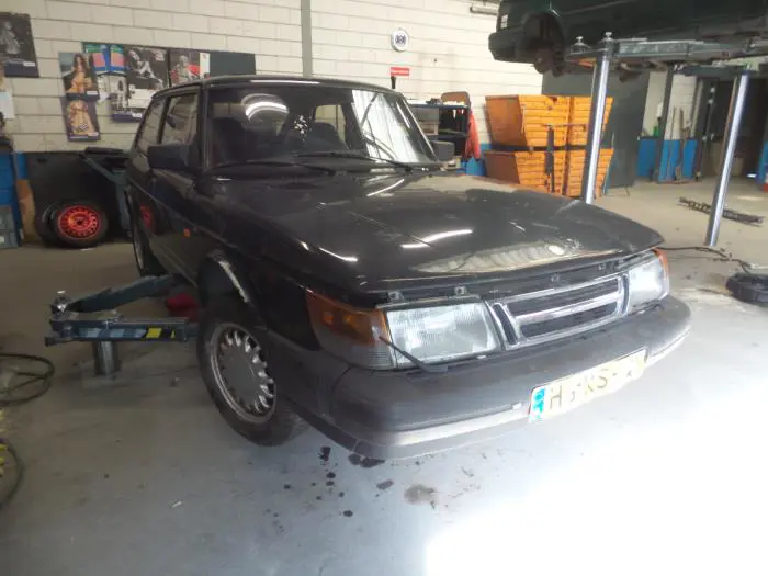 Saab 900